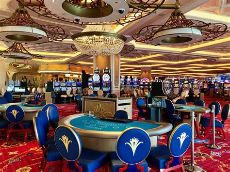 gambling age in bahamas